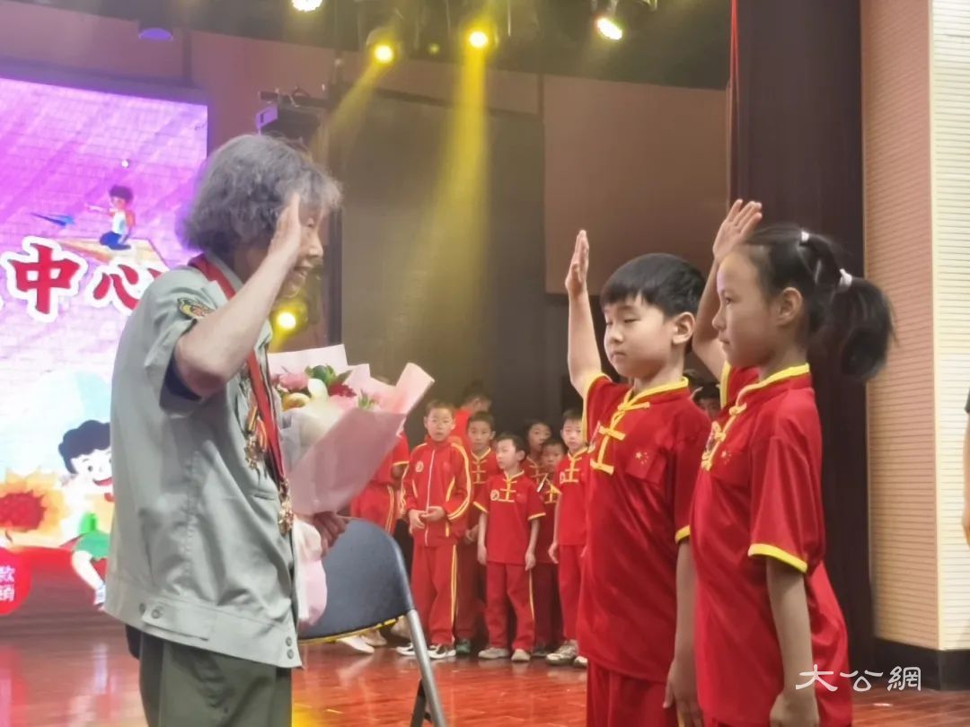 武动六一 童心飞扬｜少年儿童庆“六一”武术汇演举行