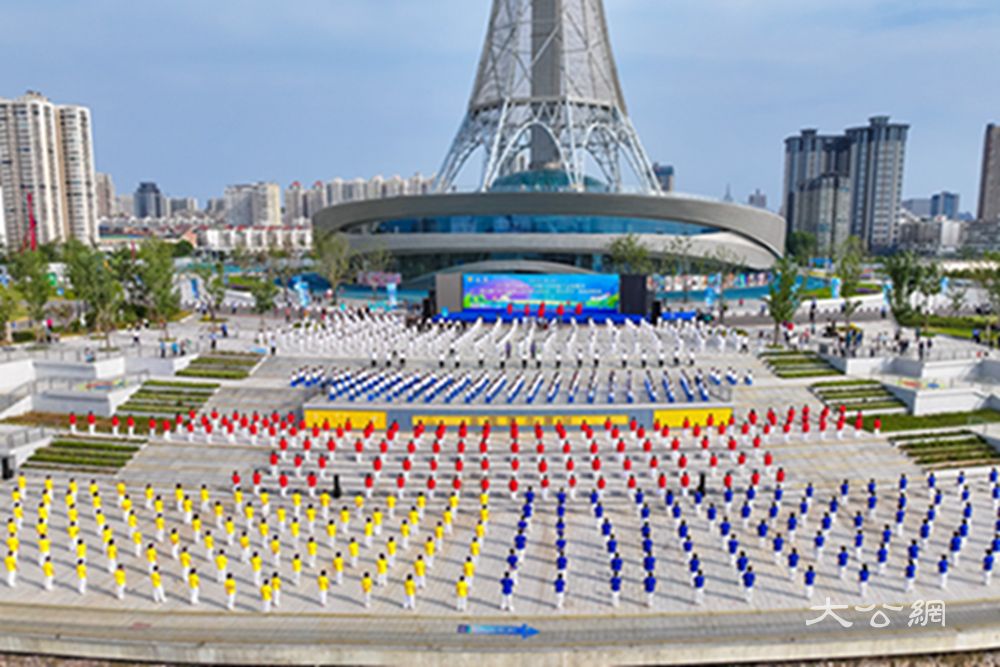 2025年全国健身气功助力乡村振兴志愿服务暨百城千村交流展示活动启幕洛阳