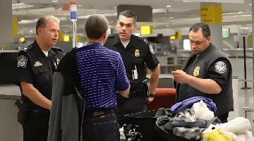 美政府或再限制36个国家公民入境