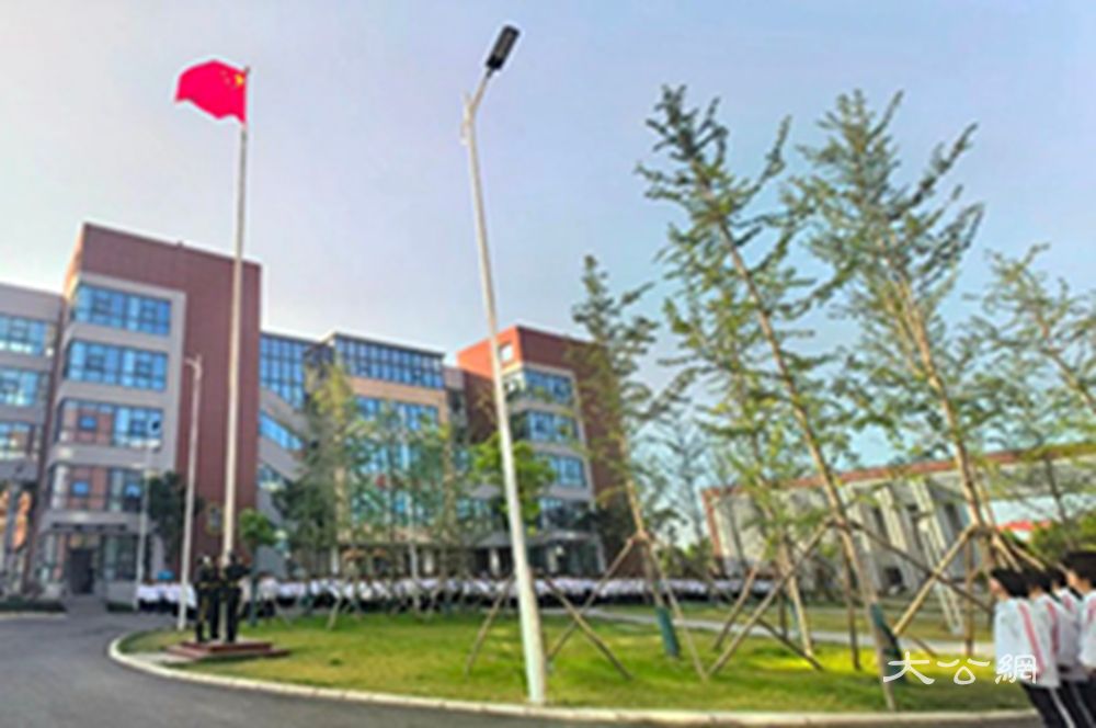 商丘市高级中学高二师生：跑步进高三 奋斗新征程