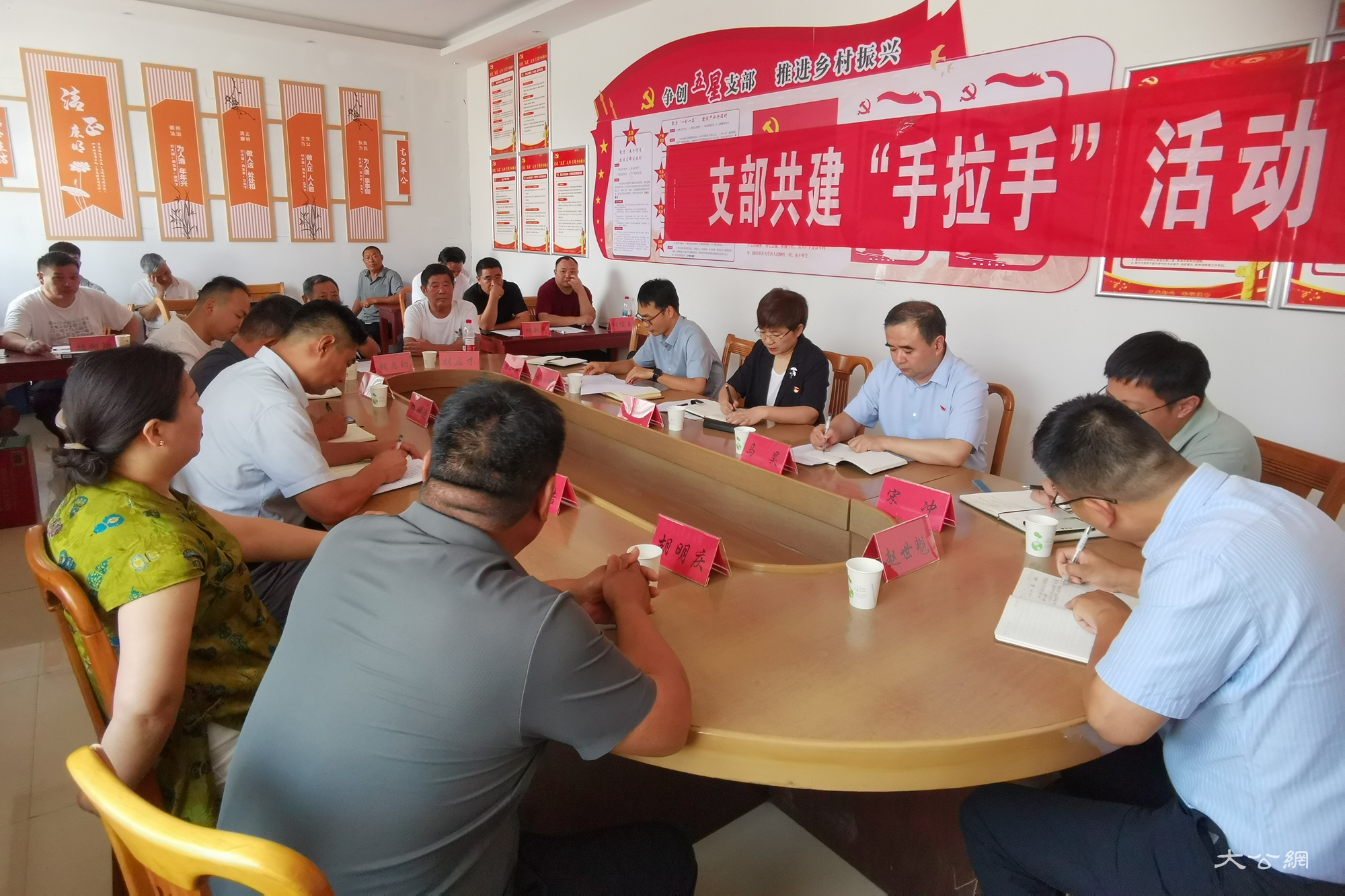 商丘中院与帮扶村开展支部“手拉手”结对共建活动