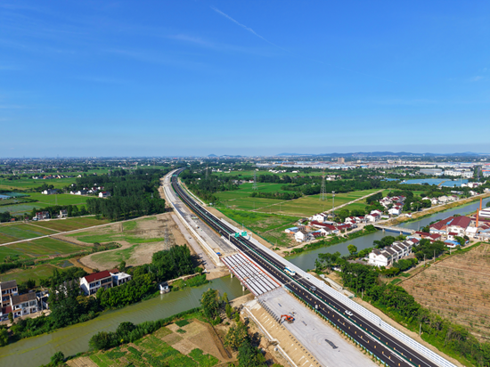 中交一公局二公司锡宜高速二标项目梁板全部架设完成