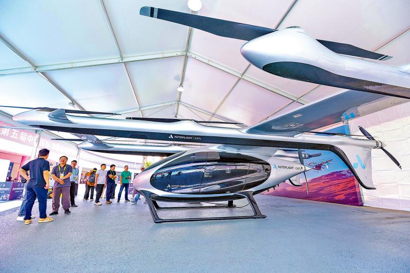 ﻿渊谋远略/eVTOL带动低空经济腾飞\袁 渊