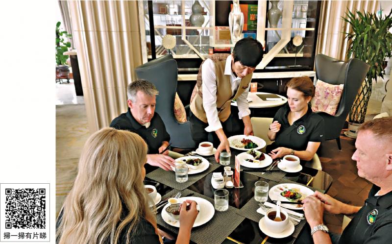 受惠免签政策 ﻿美食没法挡 老外沉醉“中国味道”