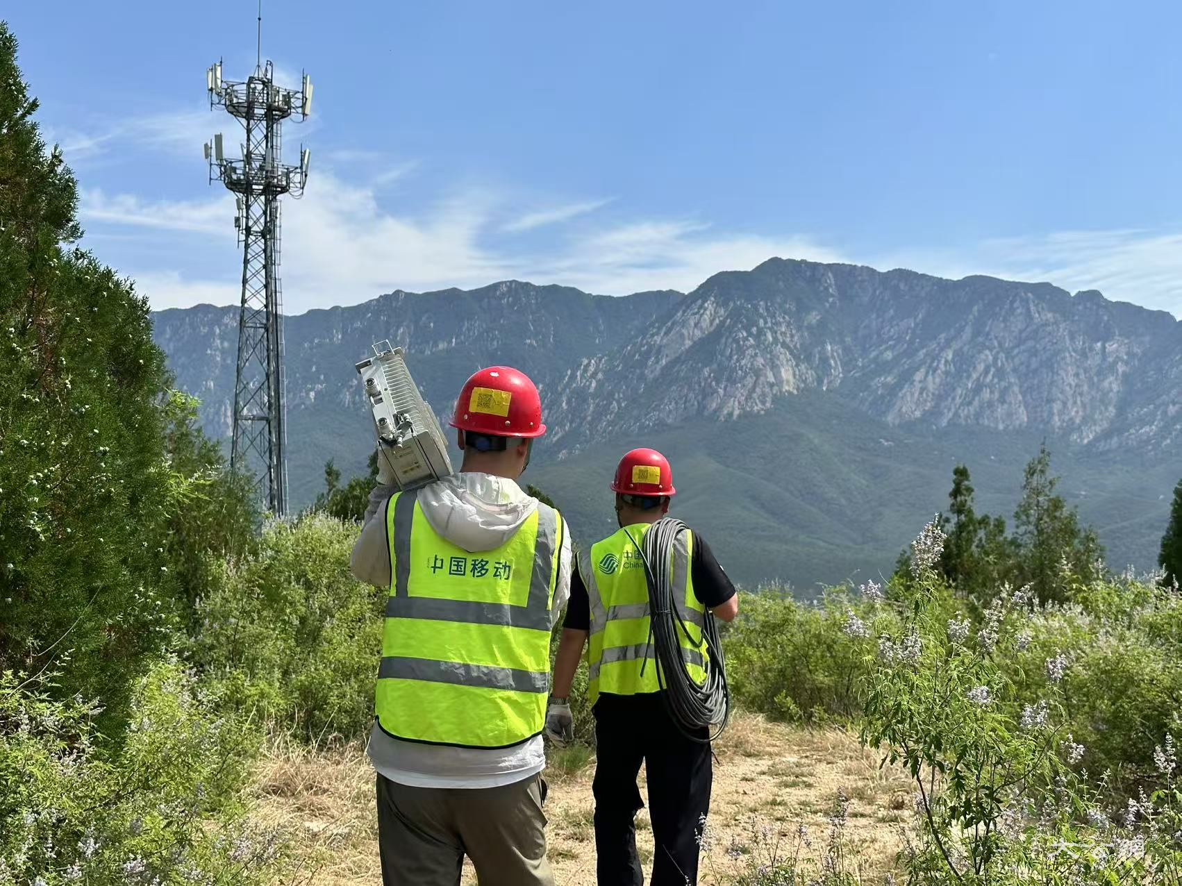 战高温，保畅通！ 河南移动通信卫士无惧“烤”验“汗”卫夏日清凉