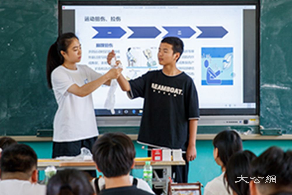 河南睢县：留守儿童“暑假兴趣班”绘就多彩假期