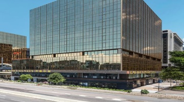 信和置业主席交接：黄志祥退任，长子黄永光接棒