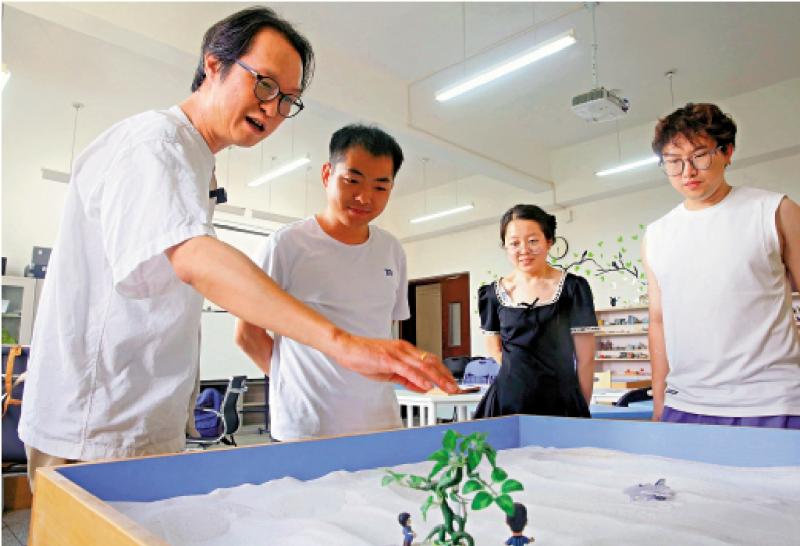 体验窰洞暖炕 爱上兰州牛肉面