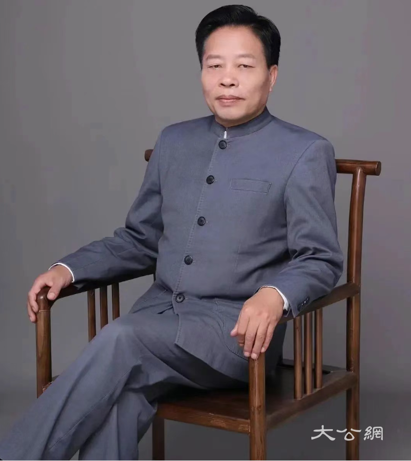 党荣艺 ： 笔走龙蛇书正气 墨韵丹青颂山河