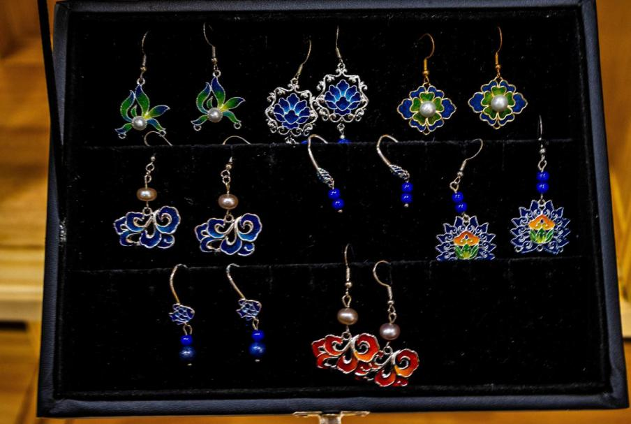 指尖上的传承：非遗传承里的文化根脉