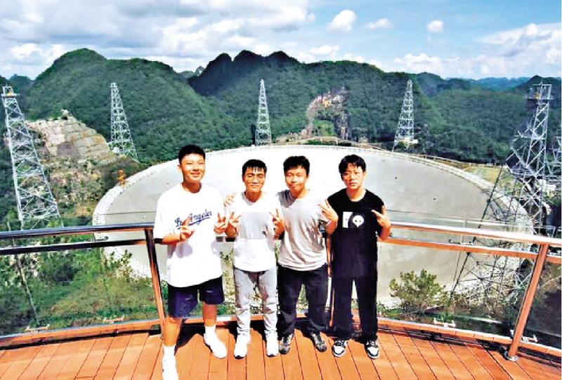 「跟着大文看祖國」﻿港生貴州行 領略發展與生態和諧交響