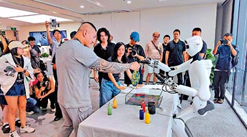 ﻿结束深圳行 台网红“馆长”屡赞大陆基建世界第一