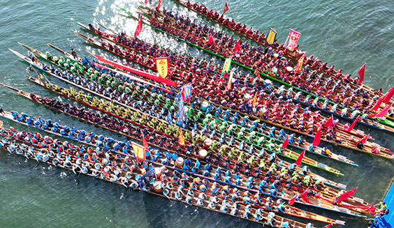 2025全國民族民間龍舟公開賽、「龍騰瀟湘」中國傳統龍舟賽在湖南麻陽開賽