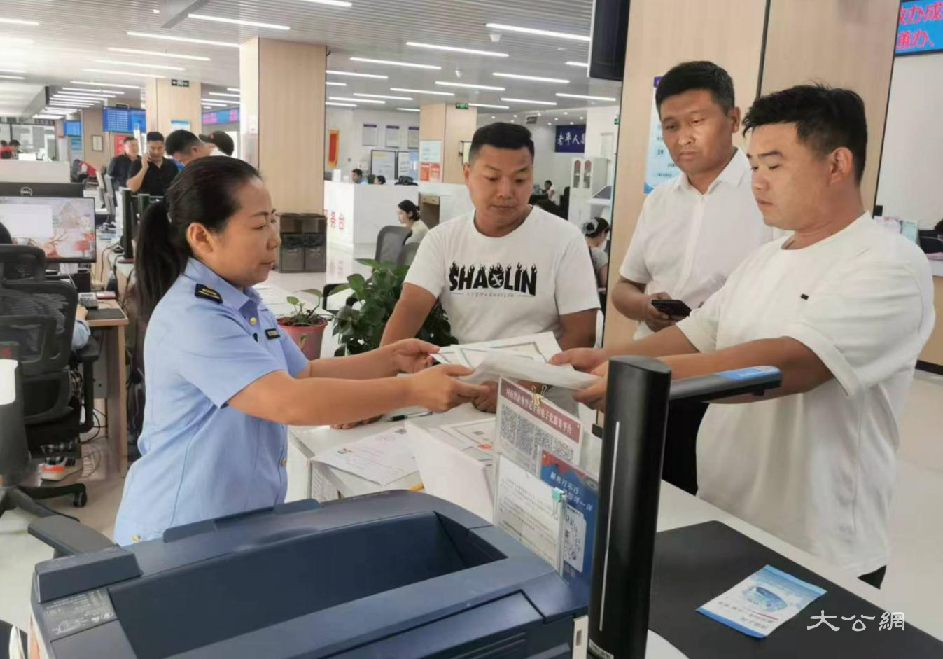 商丘市首例“个转企一件事”在睢阳区办结落地