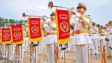 ﻿无惧台当局恐吓 台胞赴大陆出席阅兵