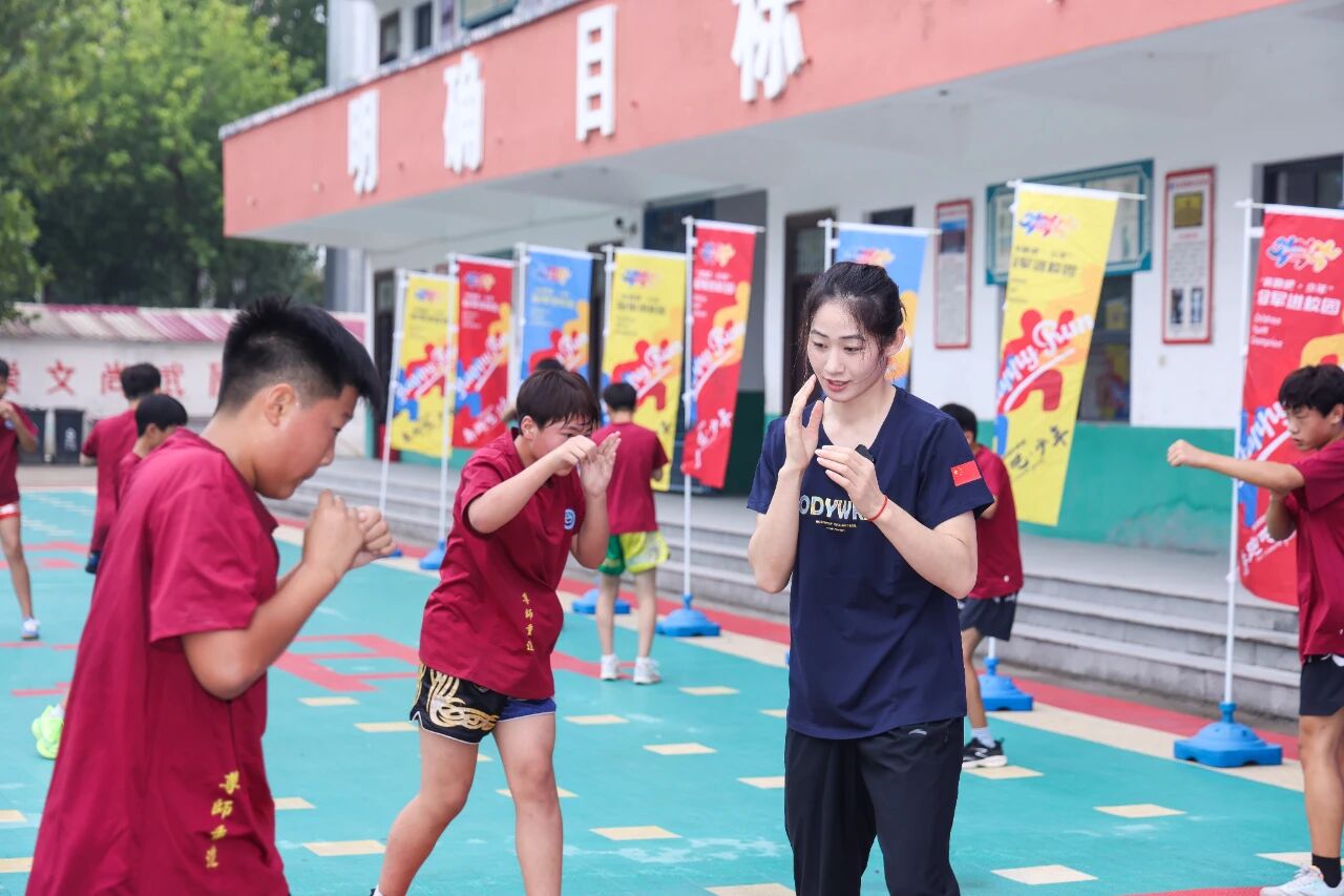 冠軍進校園再啟動 上好新學期體育課