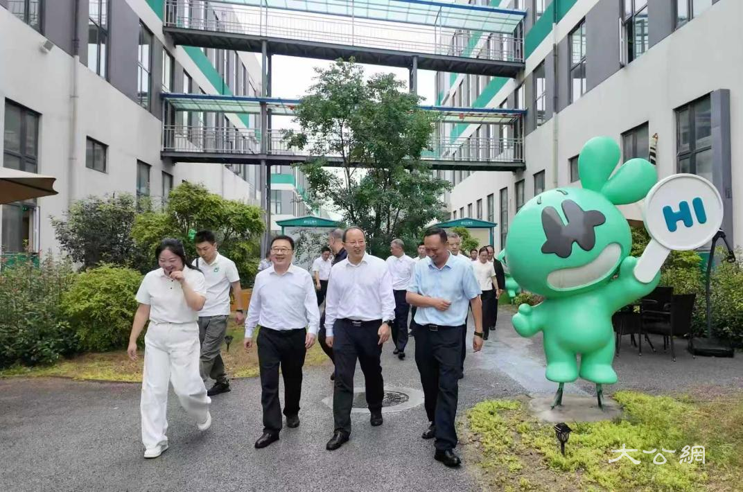 南阳市卧龙区：“世界艾乡”迎来蕲春考察团