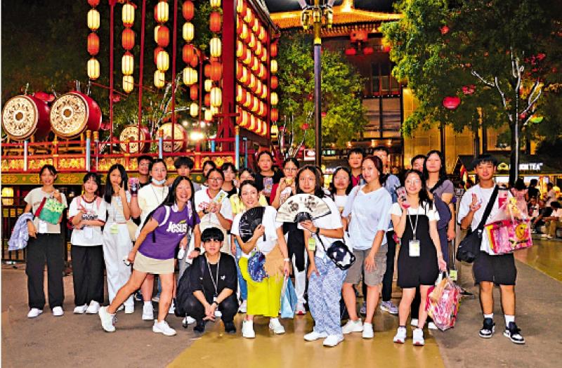 香港師生打卡大唐不夜城 穿越時空對話