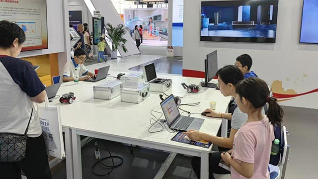 全栈国产化“智慧教学”方案亮相，构筑教育数字新生态