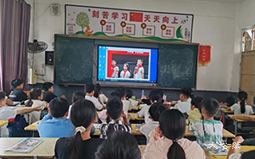 “烽火岁月映初心 精神火炬照征程”睢县尤吉屯乡中心小学开展《众志成城》主题思政课