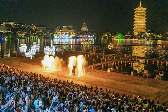 長沙銅官窯國風樂園第二屆「富桂千燈節」璀璨啟幕