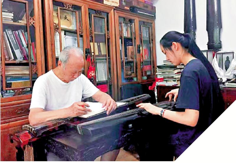 ﻿改编曲目 激发台青年学琴动力