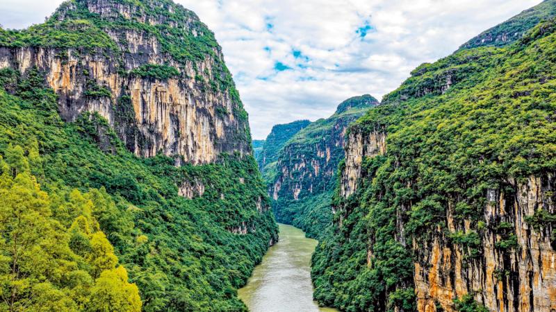 ﻿市井万象/秋日峡谷景色美