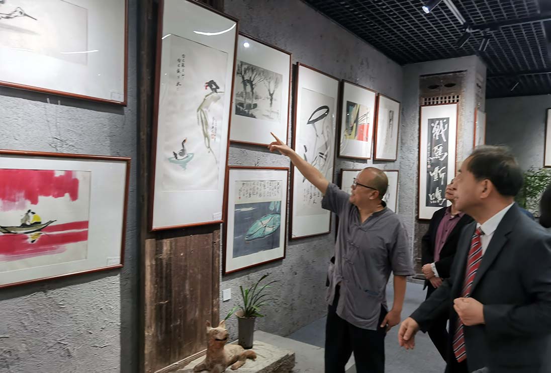 「藝術狂人・百年虹飛」 陳虹飛書畫紀念展開幕