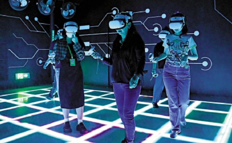 ﻿共创共享/企业应小步快跑 拥抱AI时代\戈峻