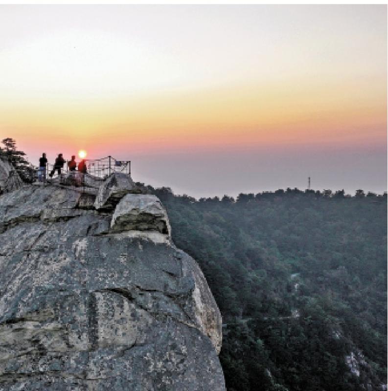 ﻿艺苑草/秋日（两首）\郑纪农