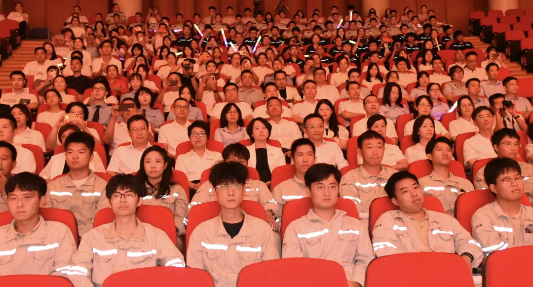 十佳作品点亮现场 职工力量闪耀网络——我市举办2025年“网聚职工正能量 争做汕头好网民”总结颁奖大会