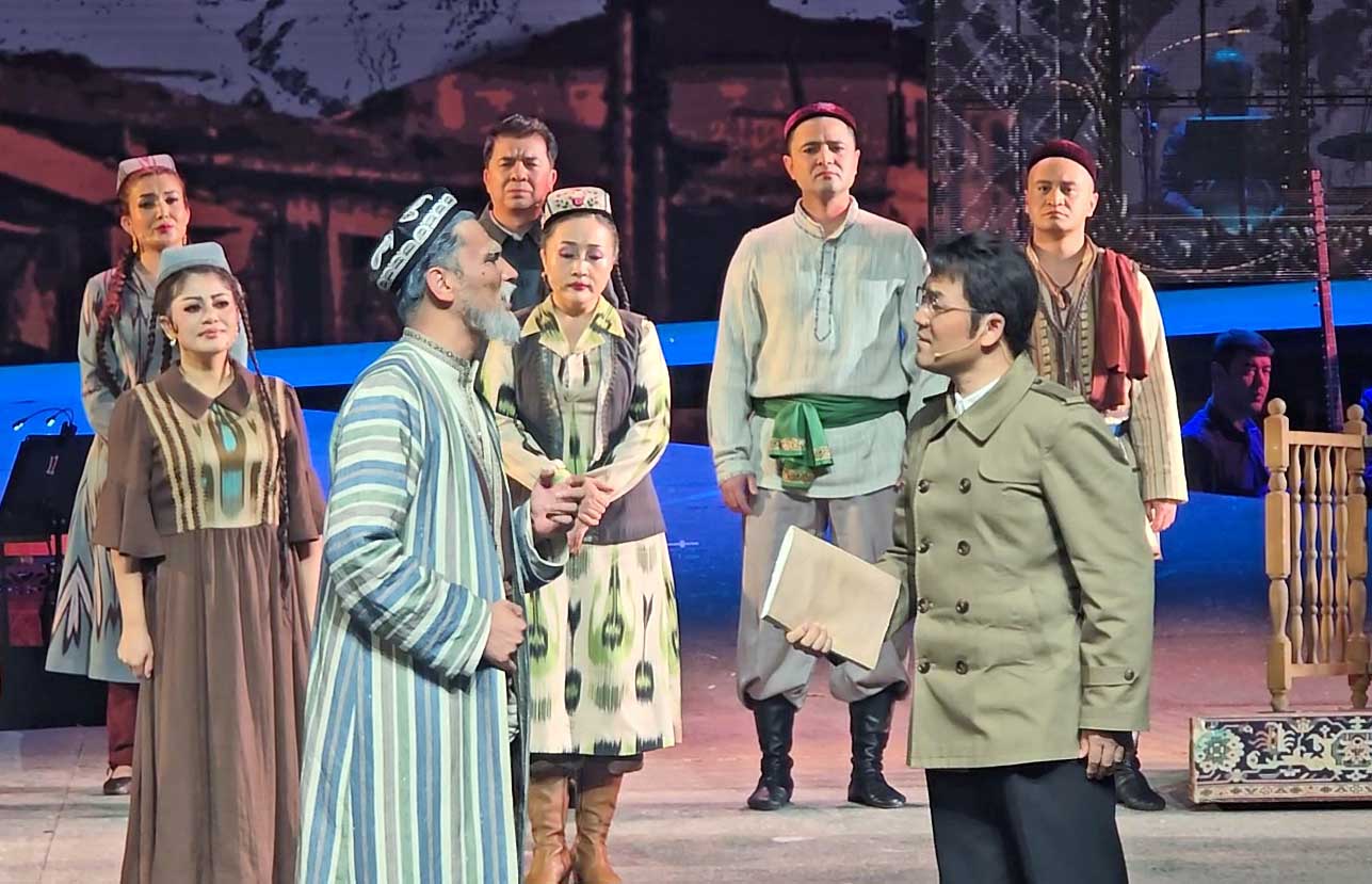  歌劇《木卡姆戀歌——萬桐書》全國巡演走進河南鄭州