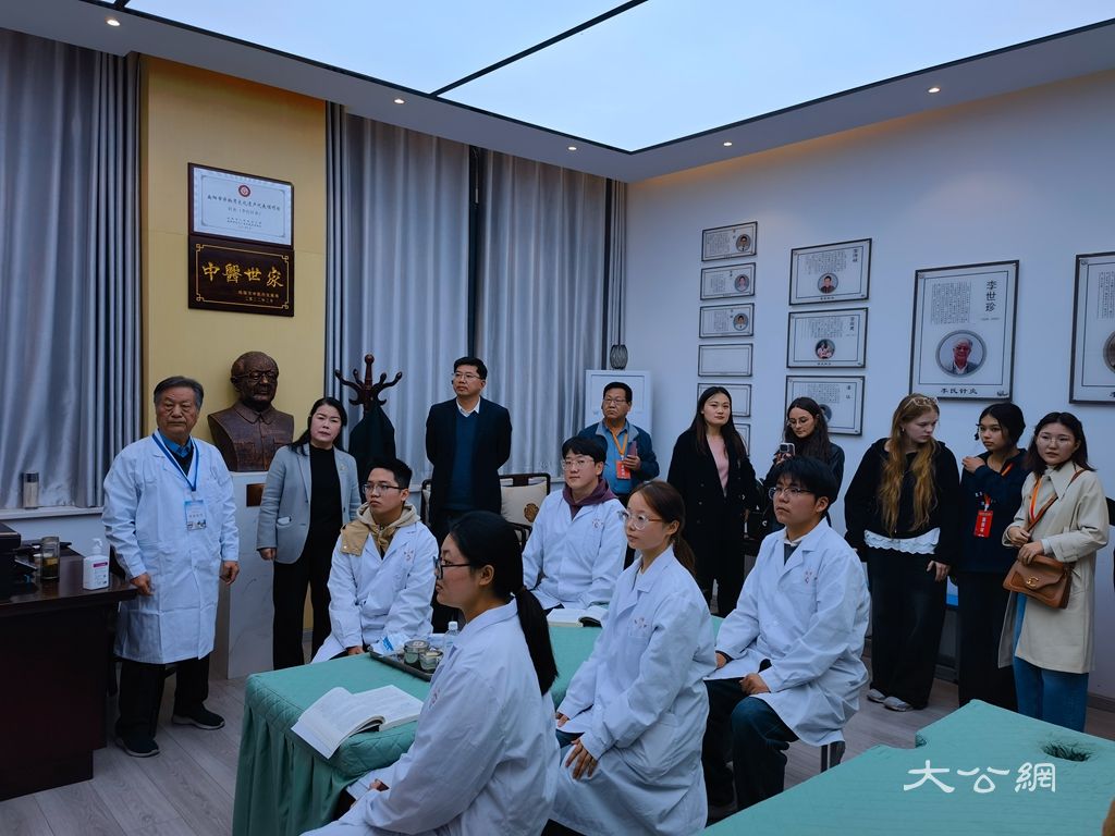 岐黄薪火 生生不息：解锁南阳医专中医药活态化传承的密码