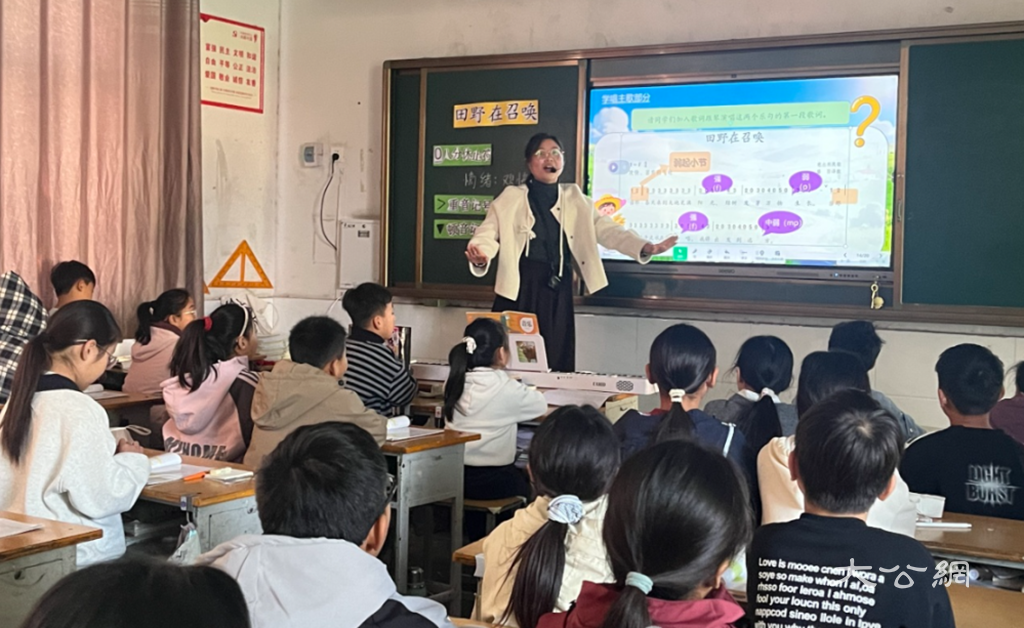 商丘市第二中学：音乐课堂进乡村 童心唱响新希望
