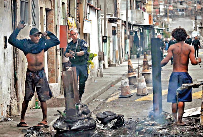 巴西警匪枪战132死 中国总领馆发安全提醒