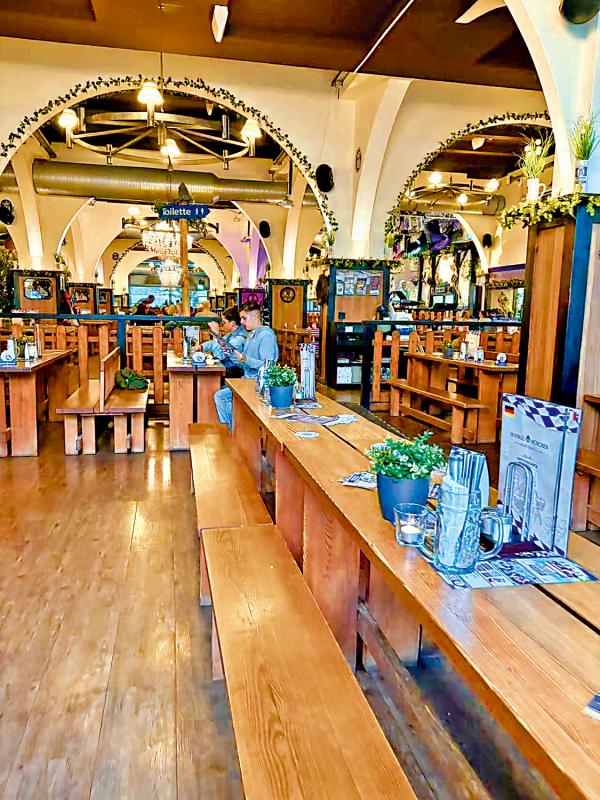 ﻿柏林漫言/皇家啤酒馆的德式早午餐\余 逾