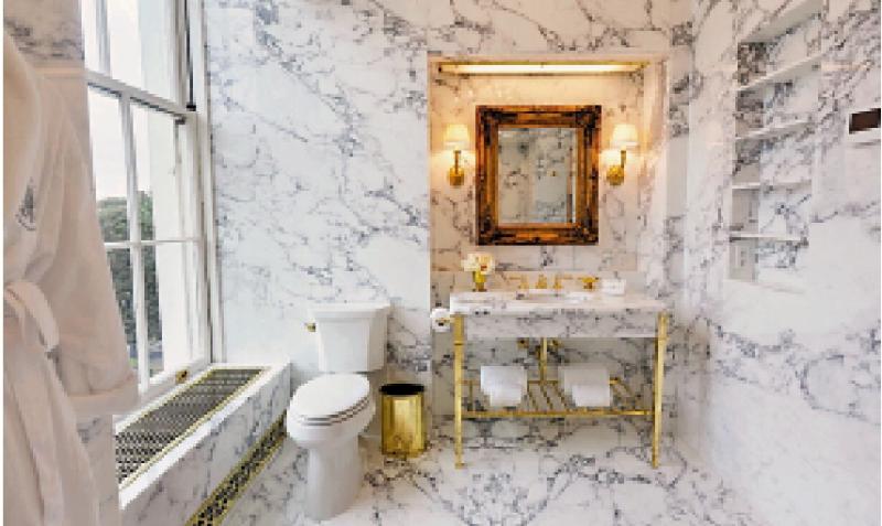 懒理民生 特朗普狂秀白宫金色浴室