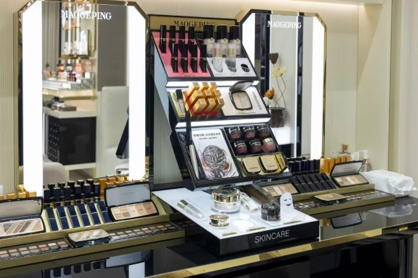 毛戈平：以东方美学为帆，启航全球价值征程