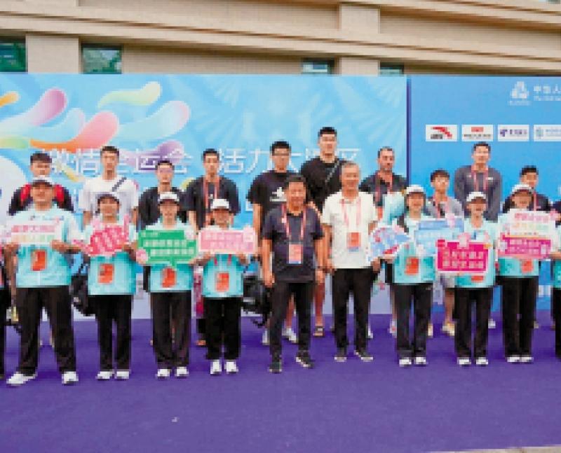 港男篮队抵达东莞