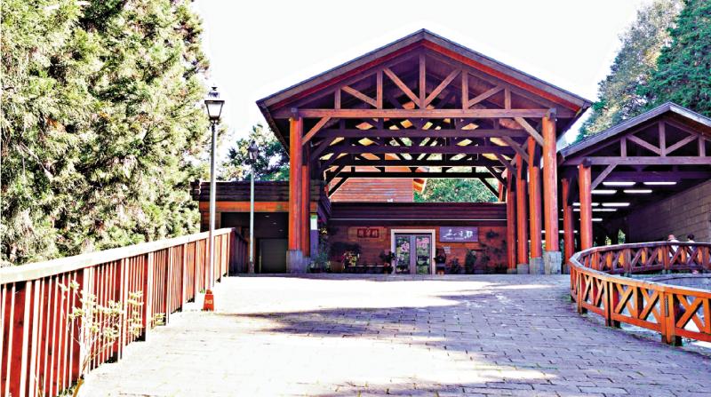 ﻿台当局拒恢复陆客游 观光逆差新高