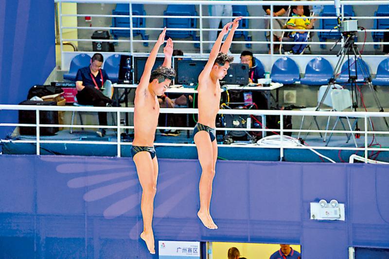 港队“阮氏兄弟”亮相3米板赛事