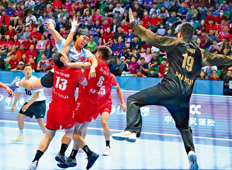 体艺馆爆满　港手球男队力拼憾负