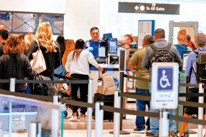 美国政府停摆影响加深