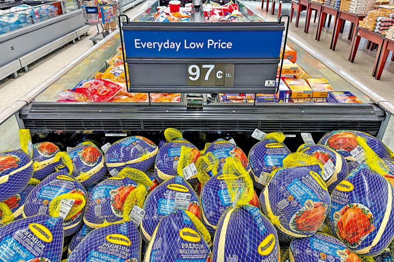 特朗普吹嘘感恩节套餐降价被美媒打脸