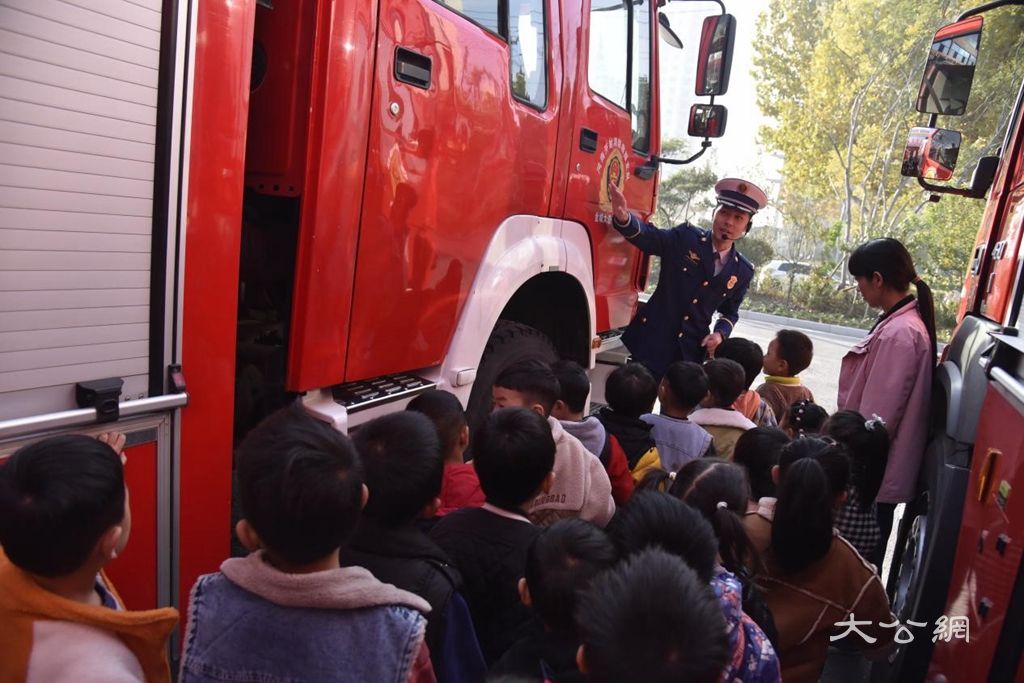 杞县：消防“零距离” 安全伴成长