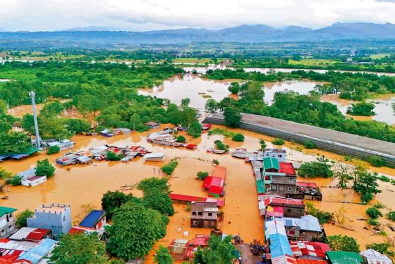 菲律宾遭两台风吹袭 中方伸出援手