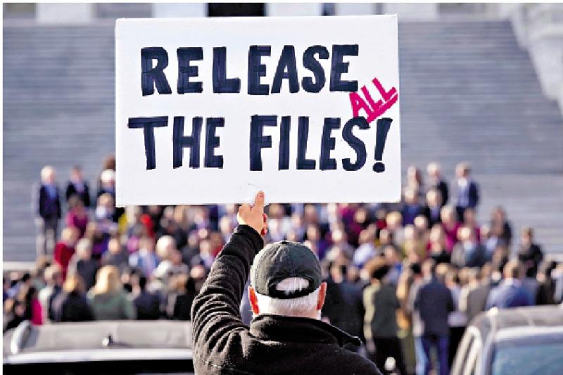 ﻿众议院公布爱泼斯坦电邮 再牵扯特朗普