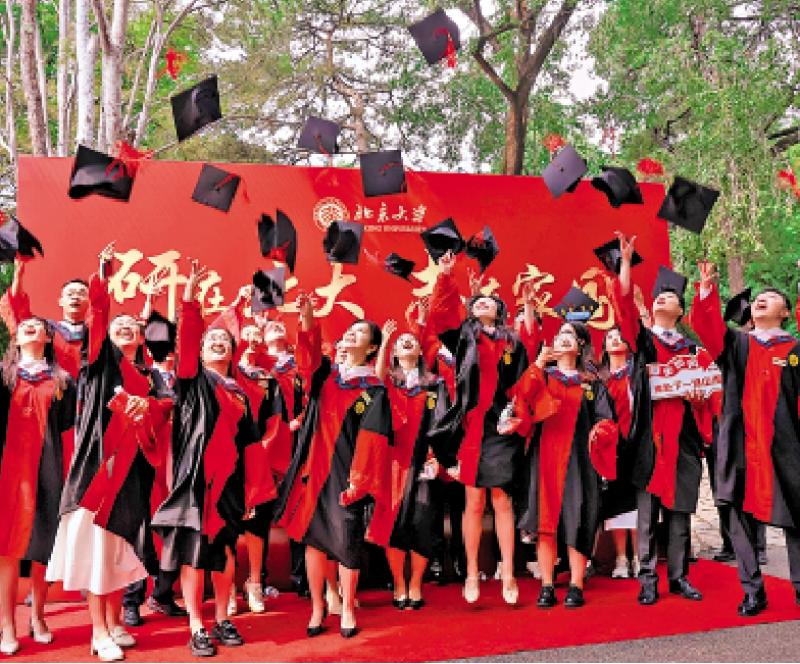 ﻿顺应潮流/博士扩招需衡量师资力量