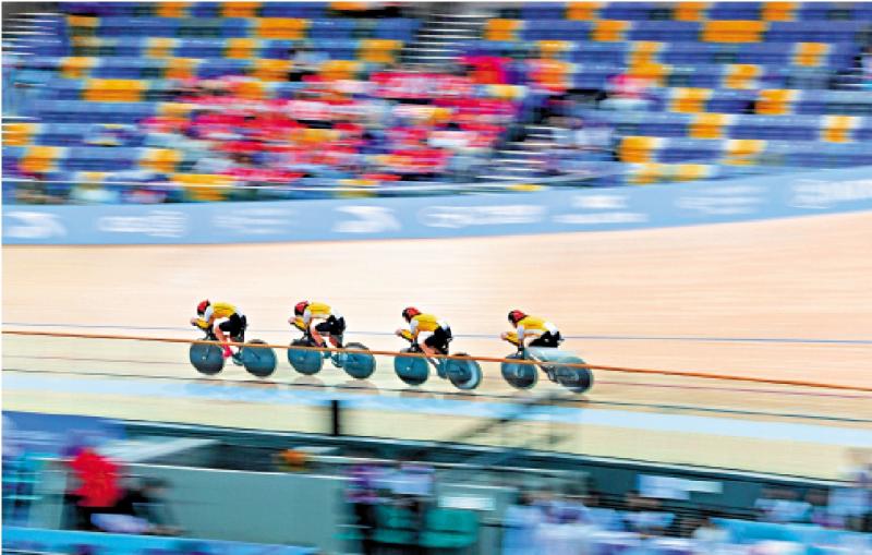 ﻿七日谈（香港篇）/体育是体能的艺术\何志平