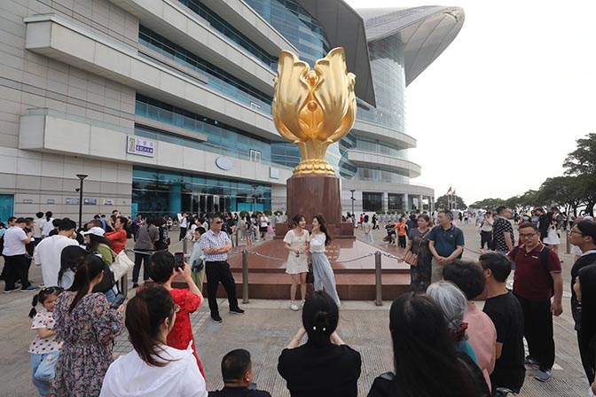 首十月訪港旅客約4100萬人次按年升12%